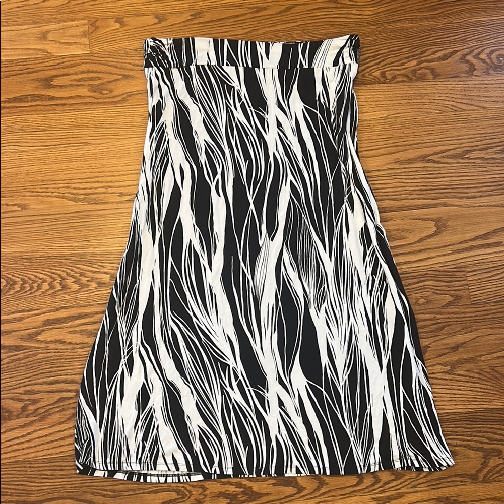 Liz Claiborne Black and White Abstract Skirt!